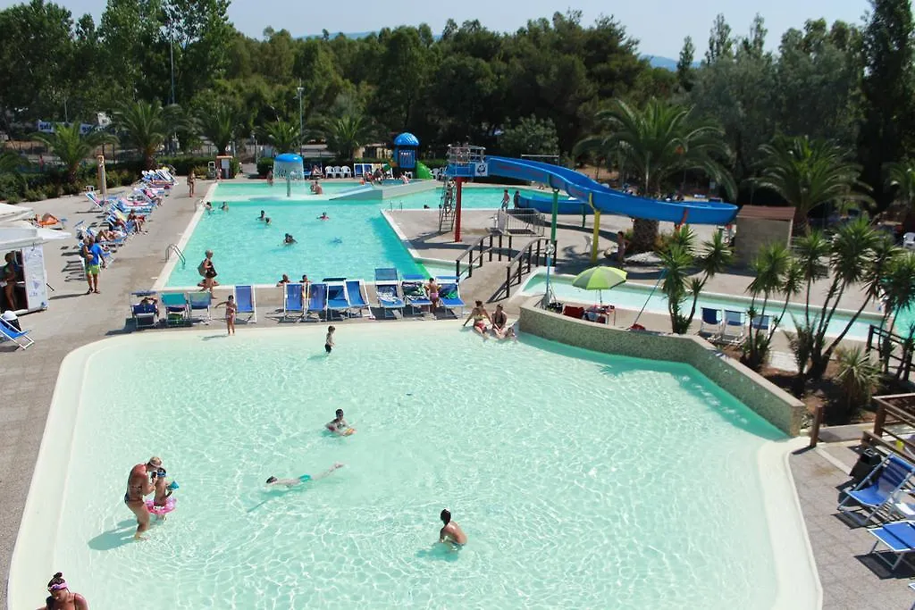 Camping Village Baia Del Marinaio ヴァダ